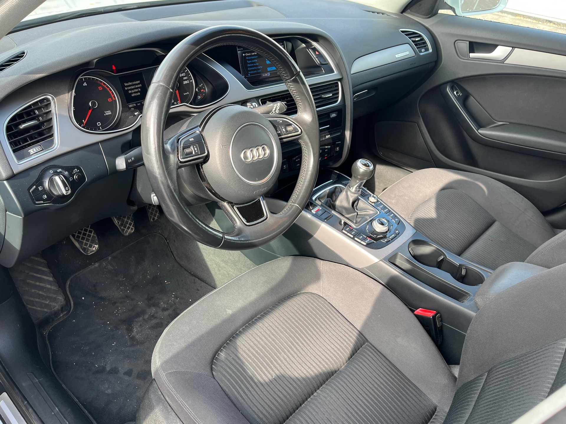 AUDI A4 Avant 2.0 TDI Attraction quattro-image-9