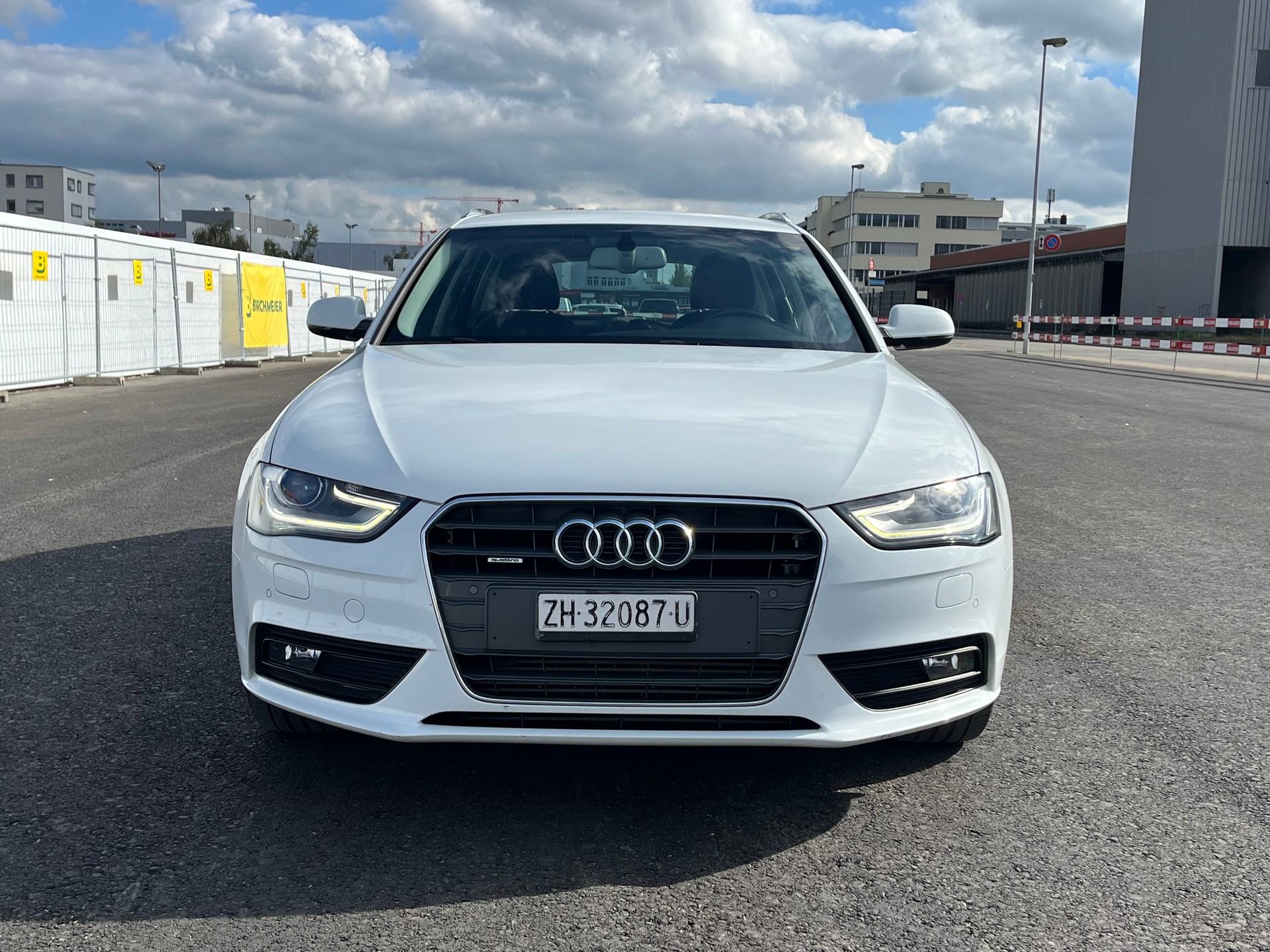 AUDI A4 Avant 2.0 TDI Attraction quattro-image-1