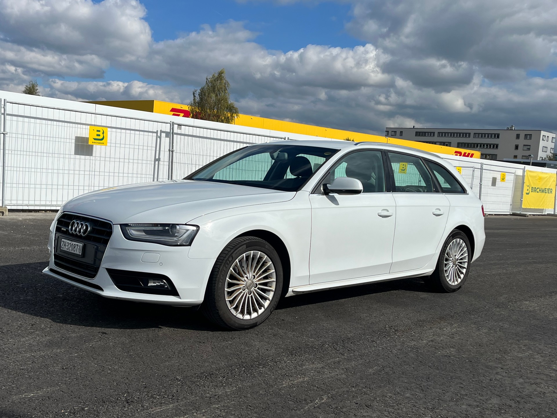 AUDI A4 Avant 2.0 TDI Attraction quattro-image-2