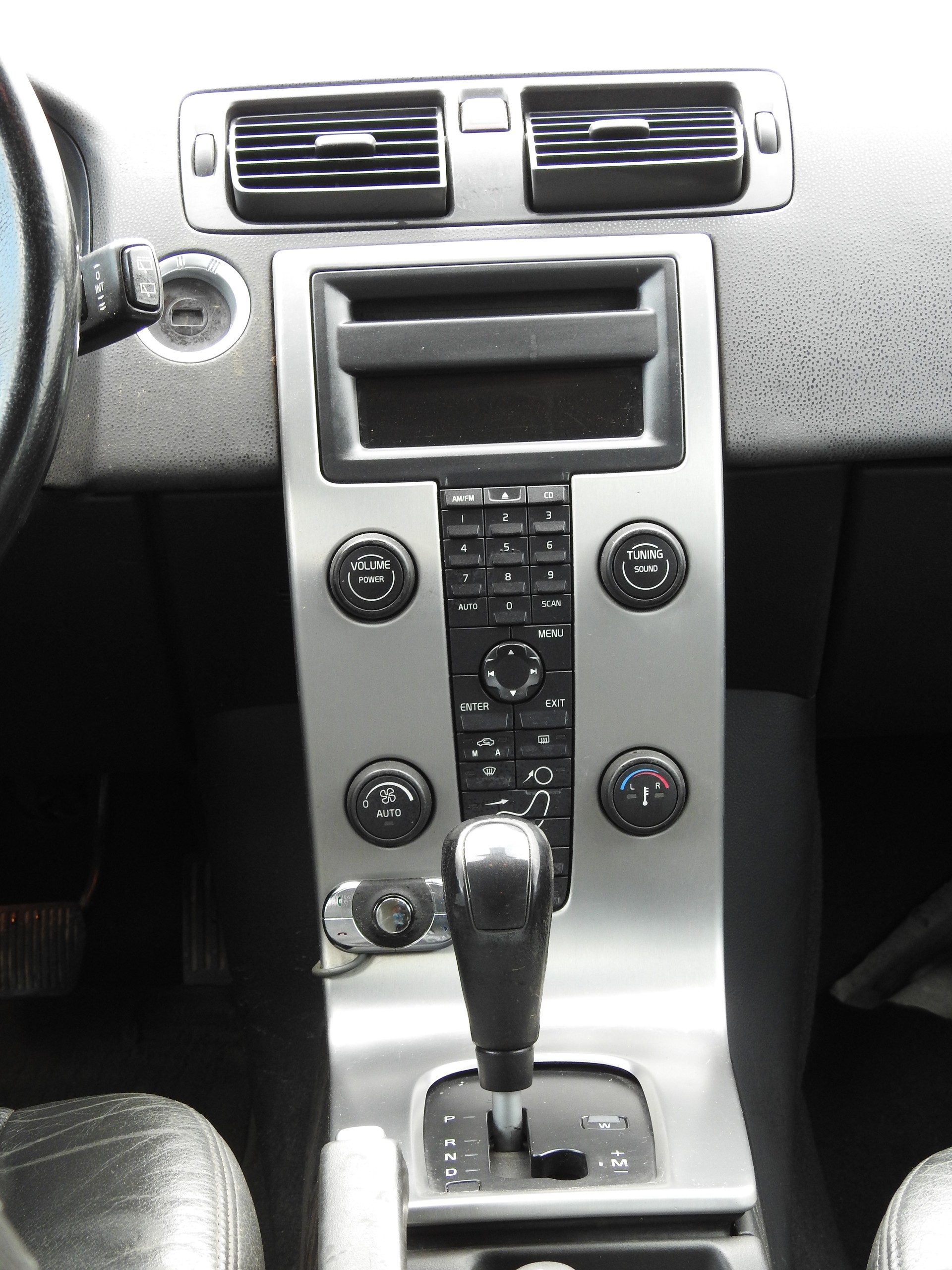 VOLVO V50 D5-image-17