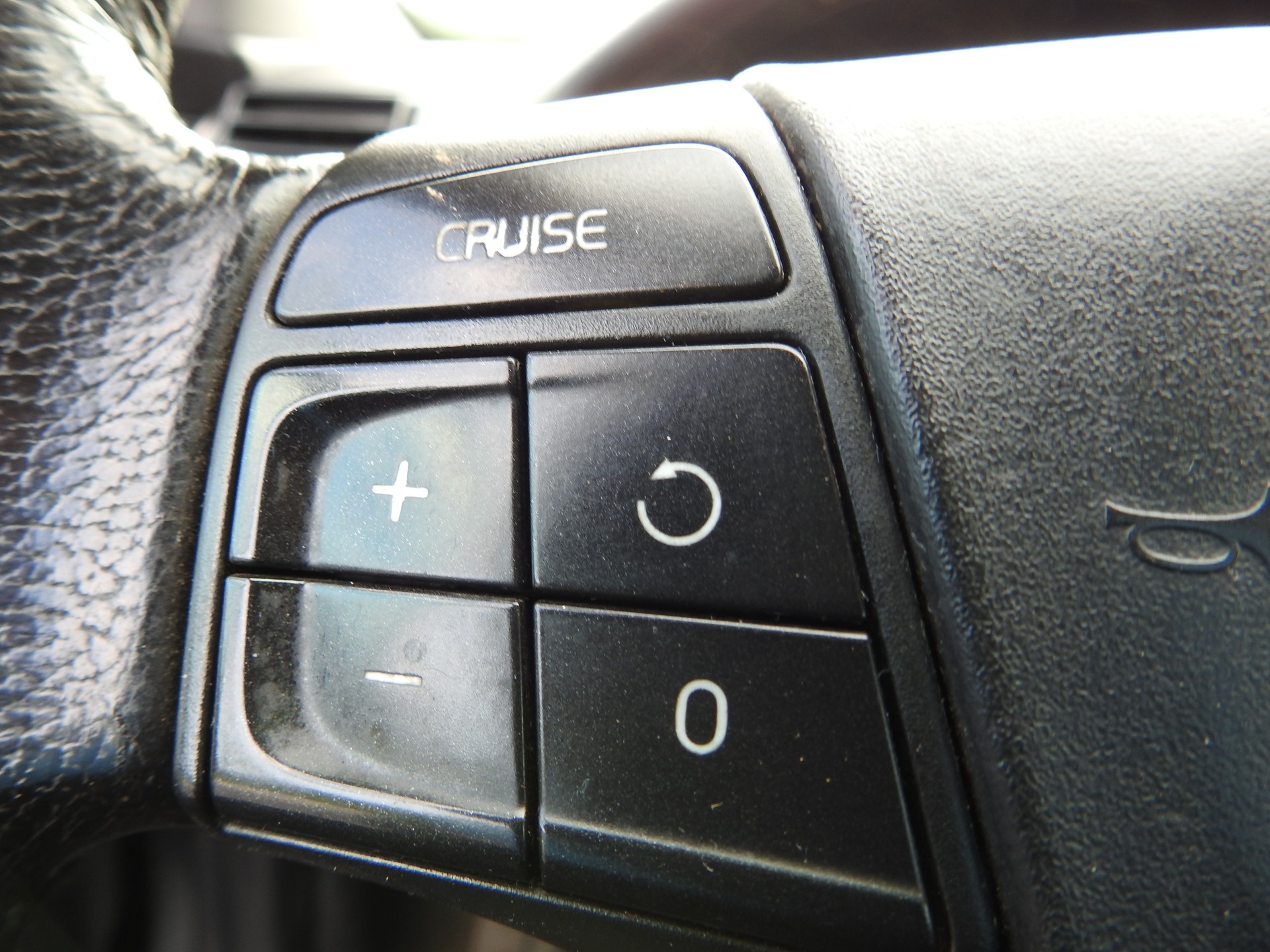 VOLVO V50 D5-image-21