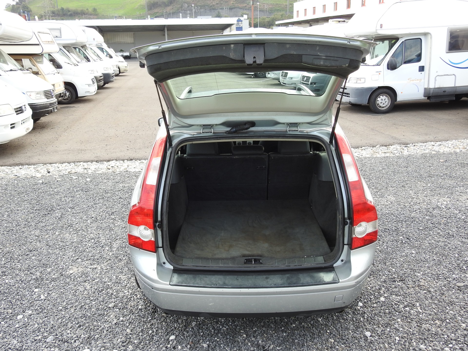 VOLVO V50 D5-image-9
