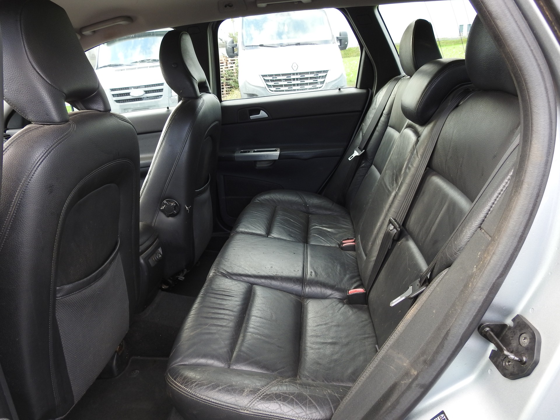 VOLVO V50 D5-image-14