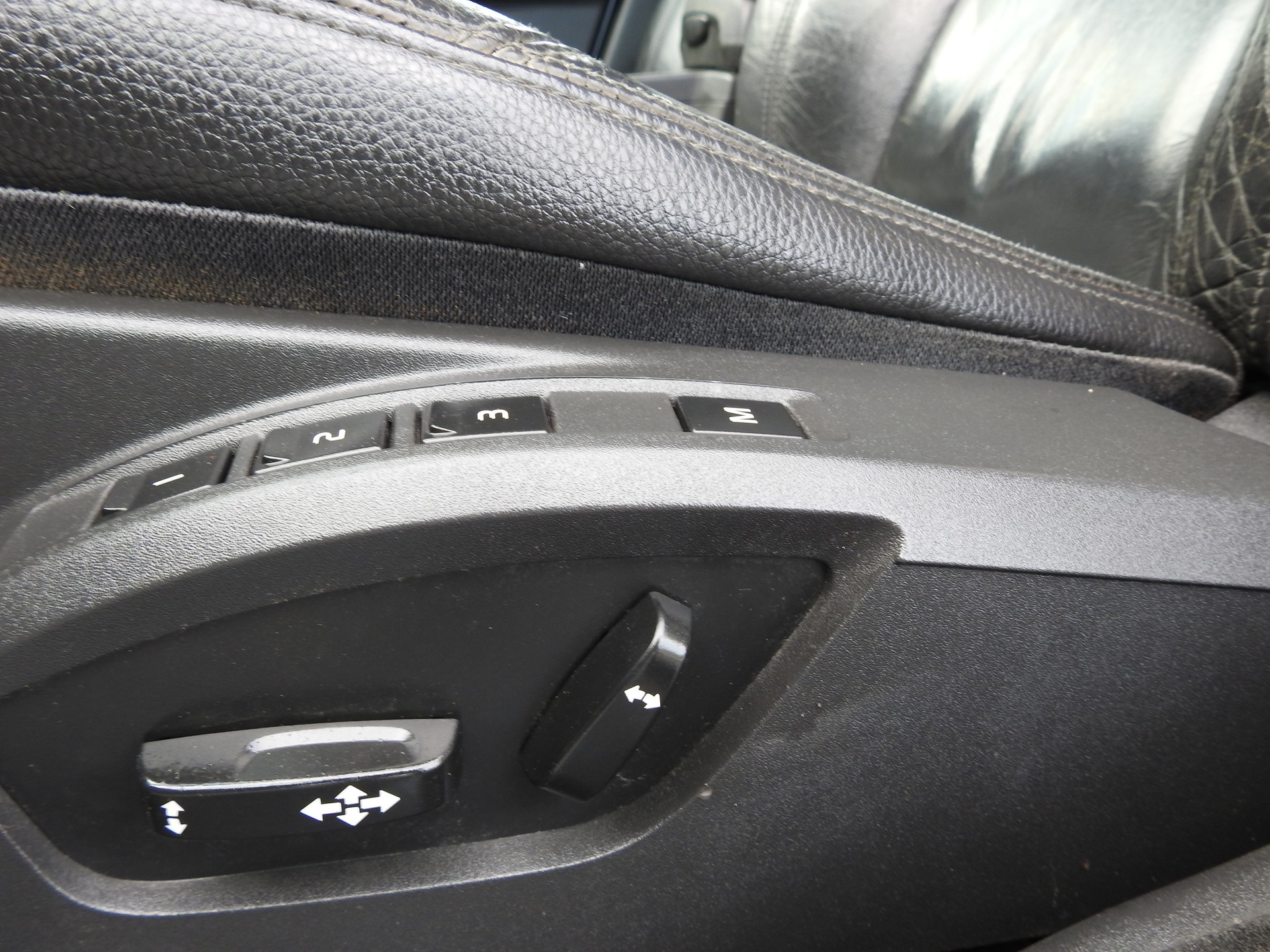 VOLVO V50 D5-image-13