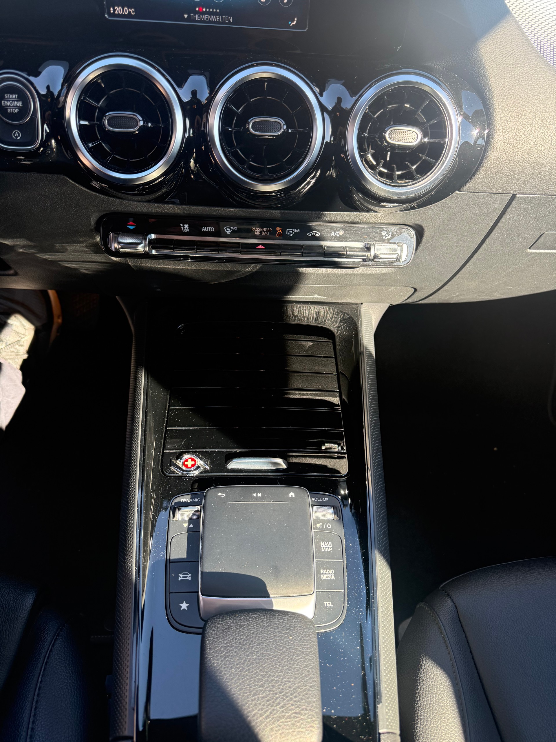MERCEDES-BENZ GLA 180d 8G-DCT-image-17
