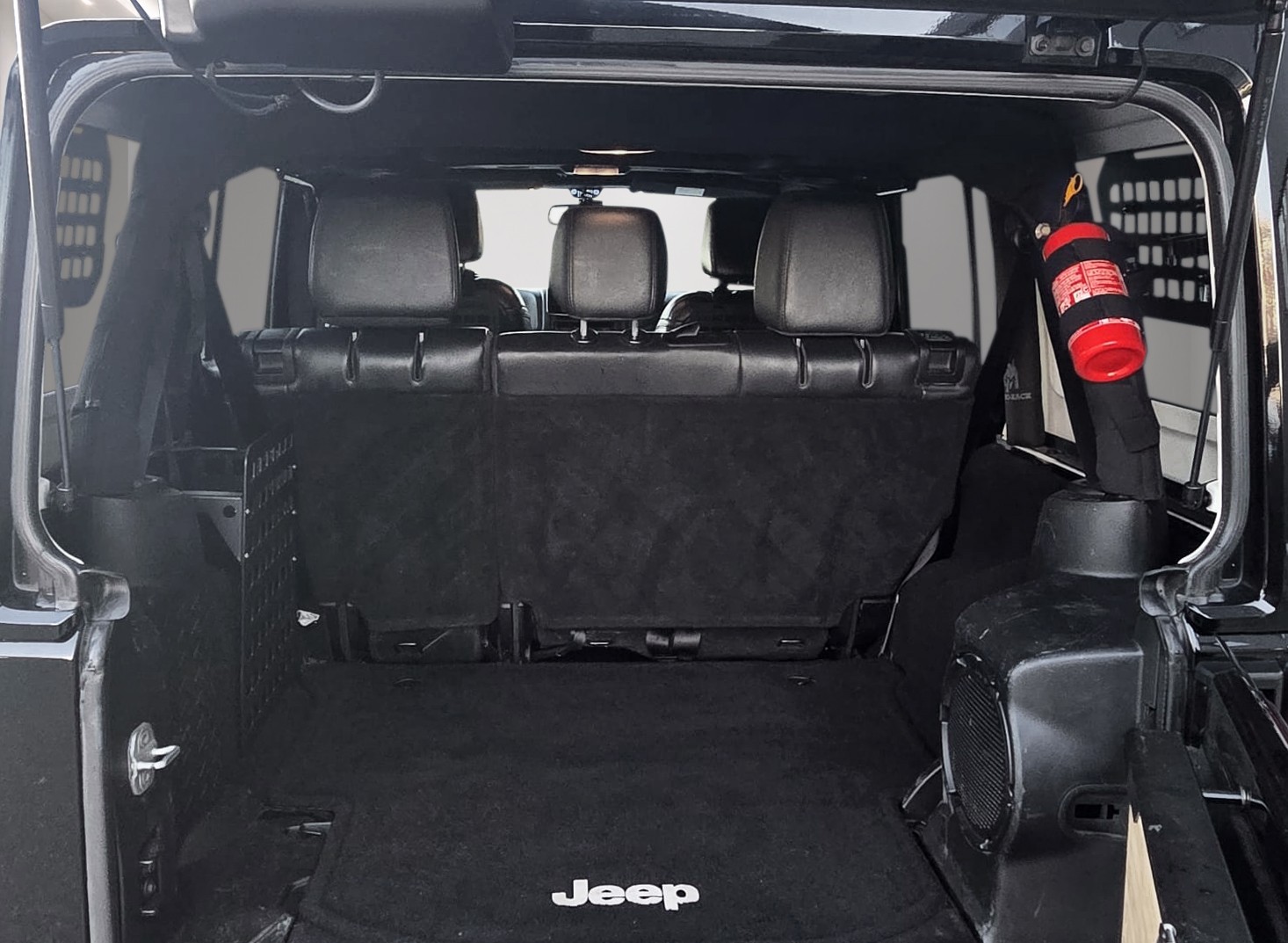JEEP Wrangler 2.8CRD Unlimited Moab Automatic-image-13