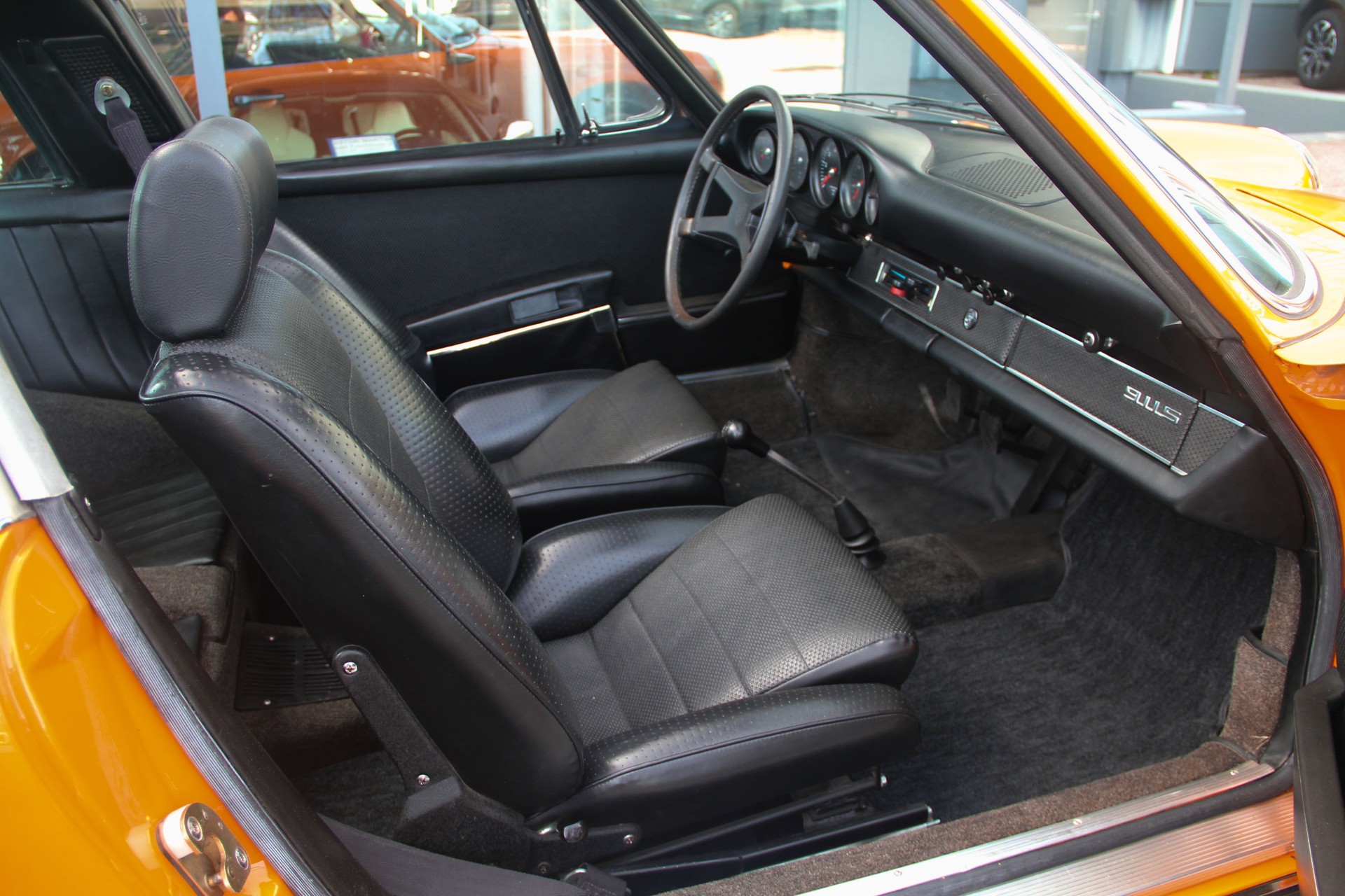 PORSCHE 2.2 S Targa-image-9
