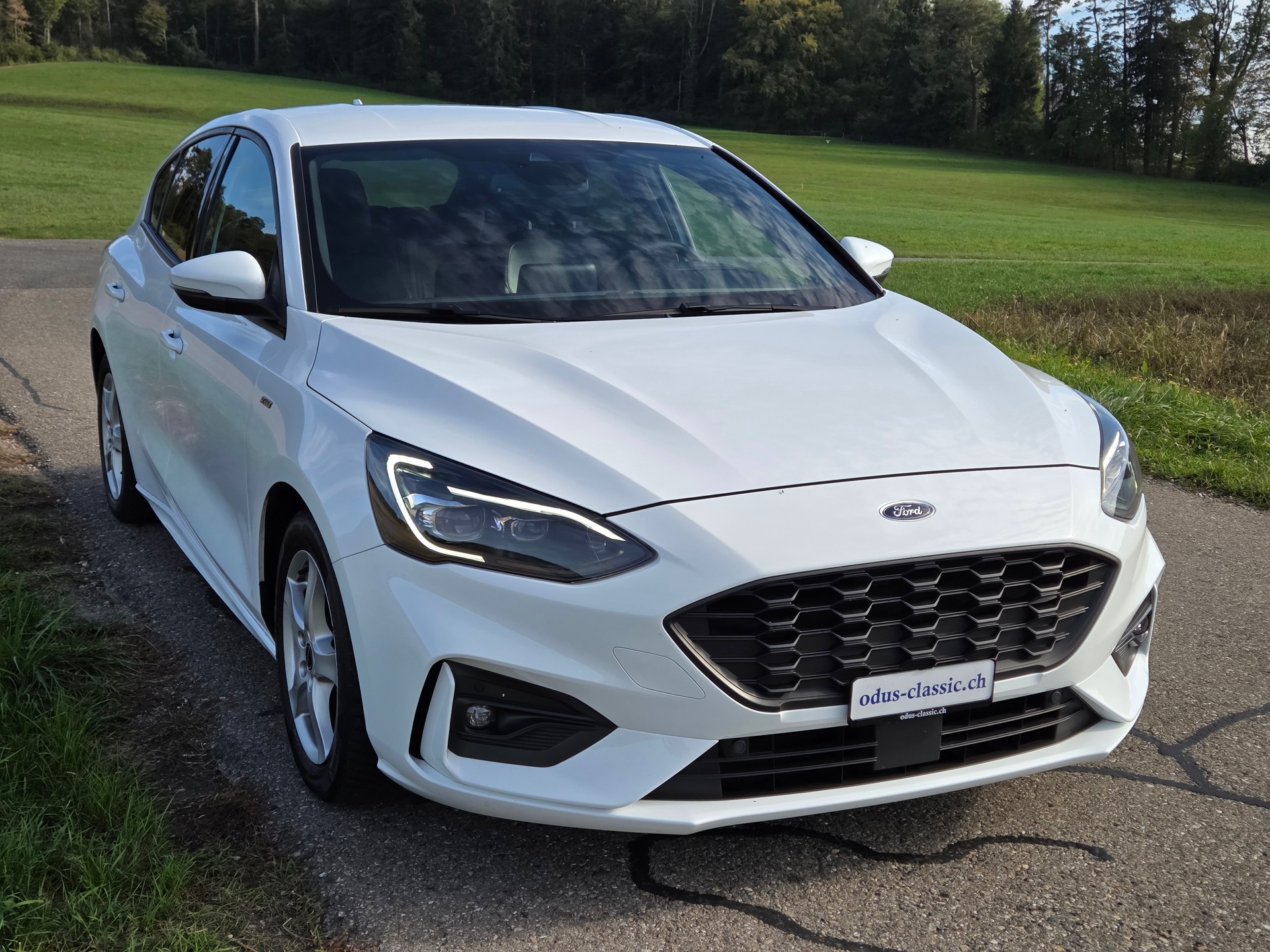 FORD Focus 1.5 SCTi Cool Connect Automatic-image-2