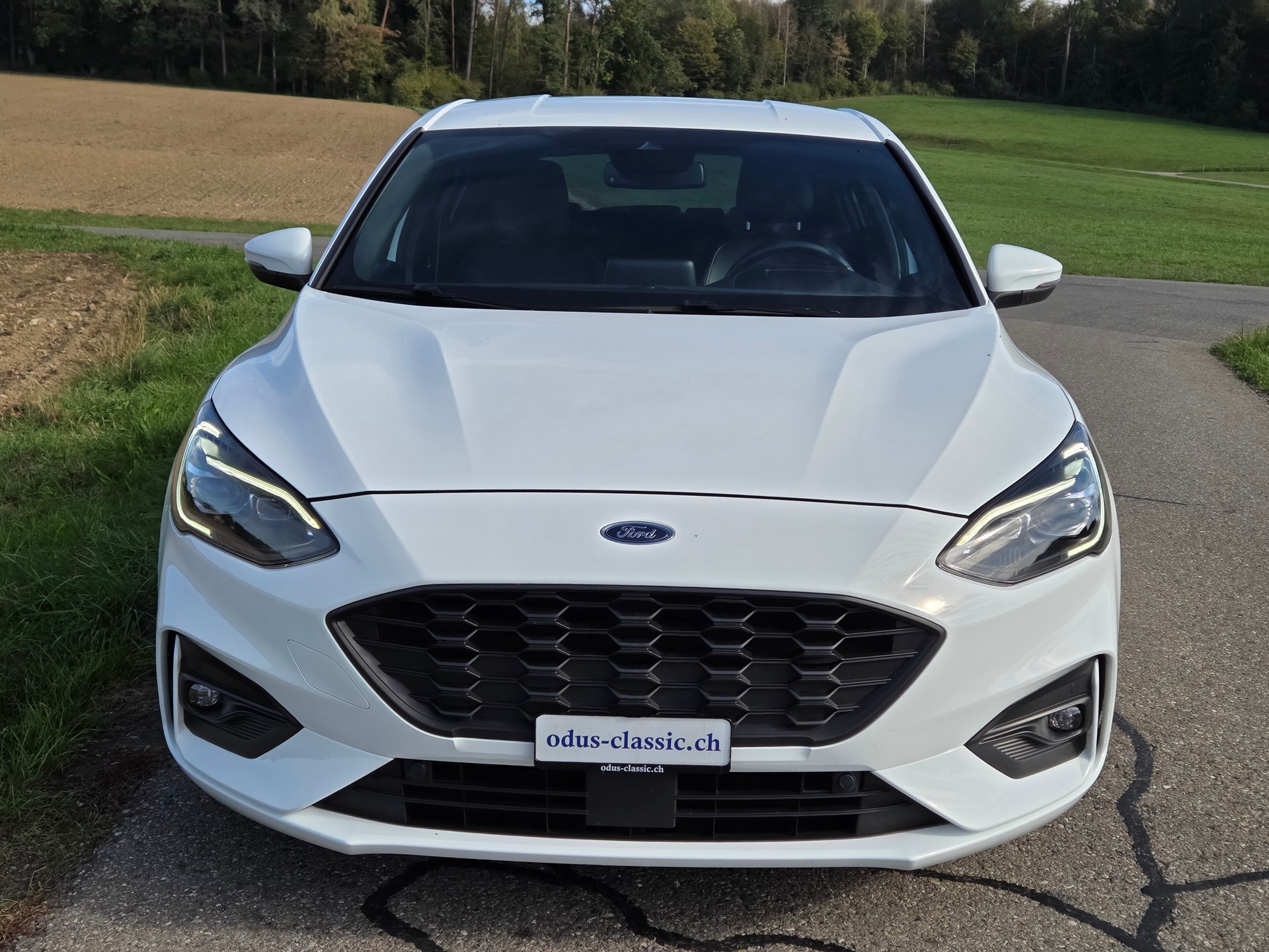 FORD Focus 1.5 SCTi Cool Connect Automatic-image-1