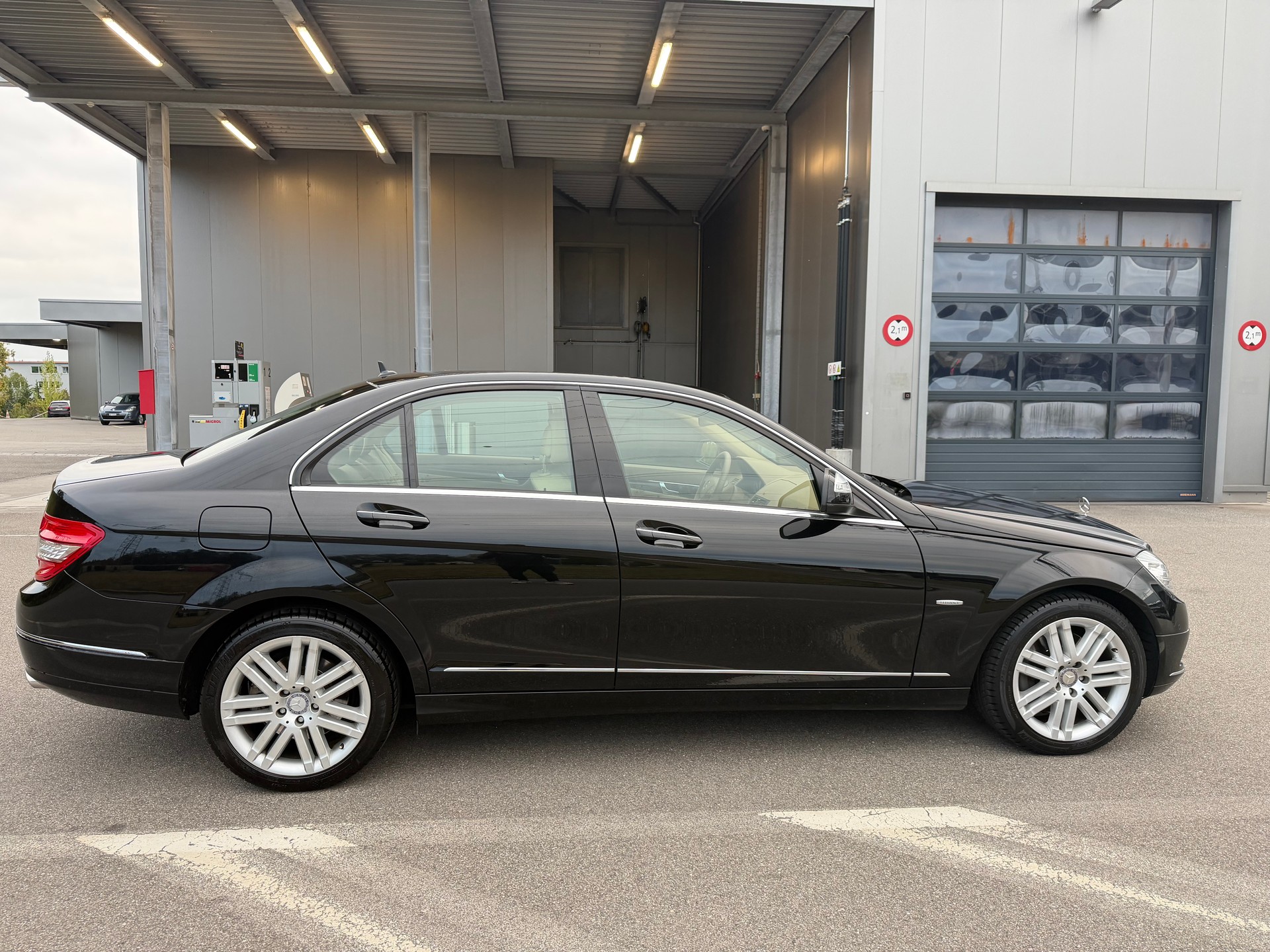 MERCEDES-BENZ C 350 Elégance 4Matic 7G-Tronic-image-4
