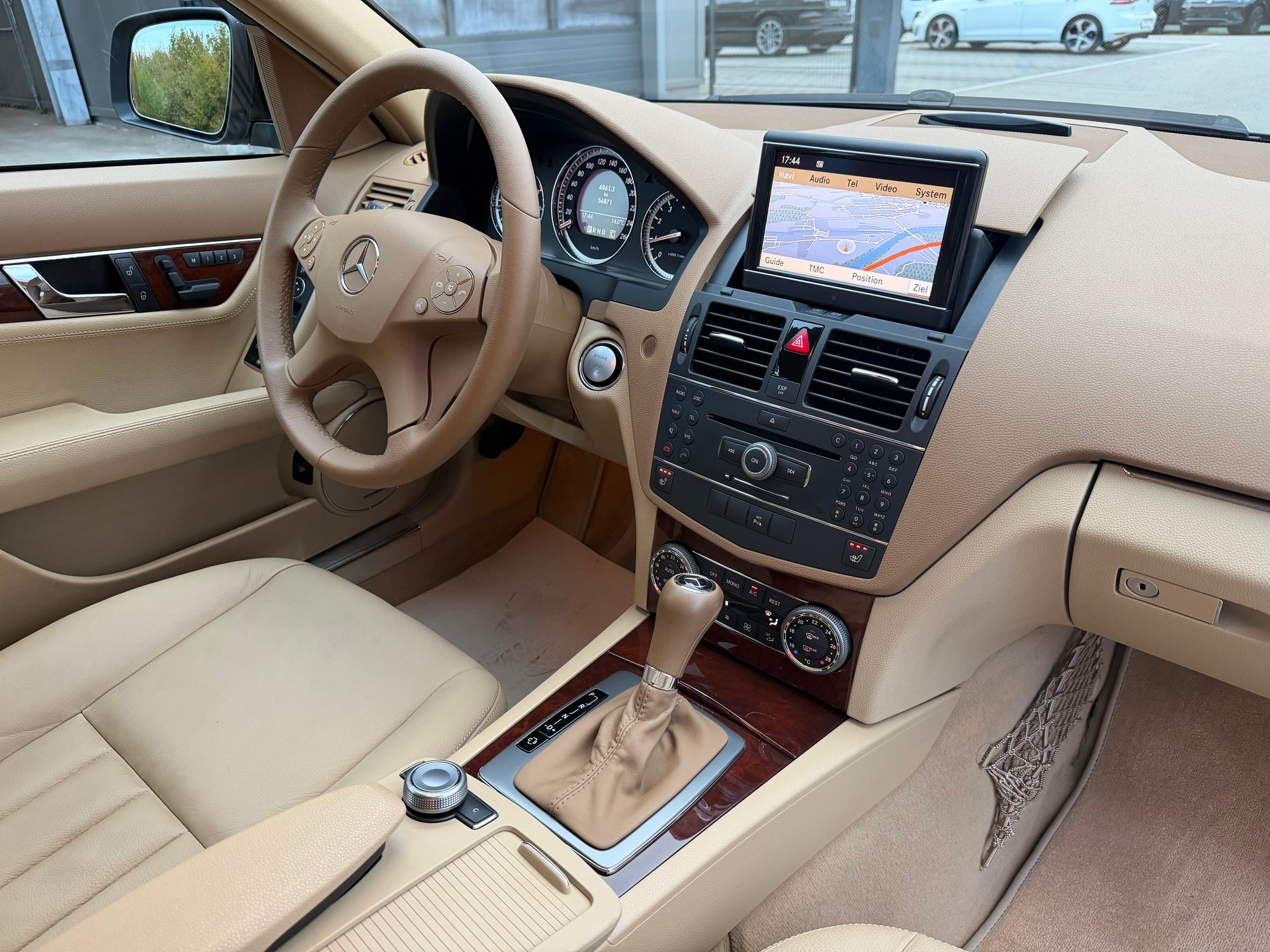 MERCEDES-BENZ C 350 Elégance 4Matic 7G-Tronic-image-14