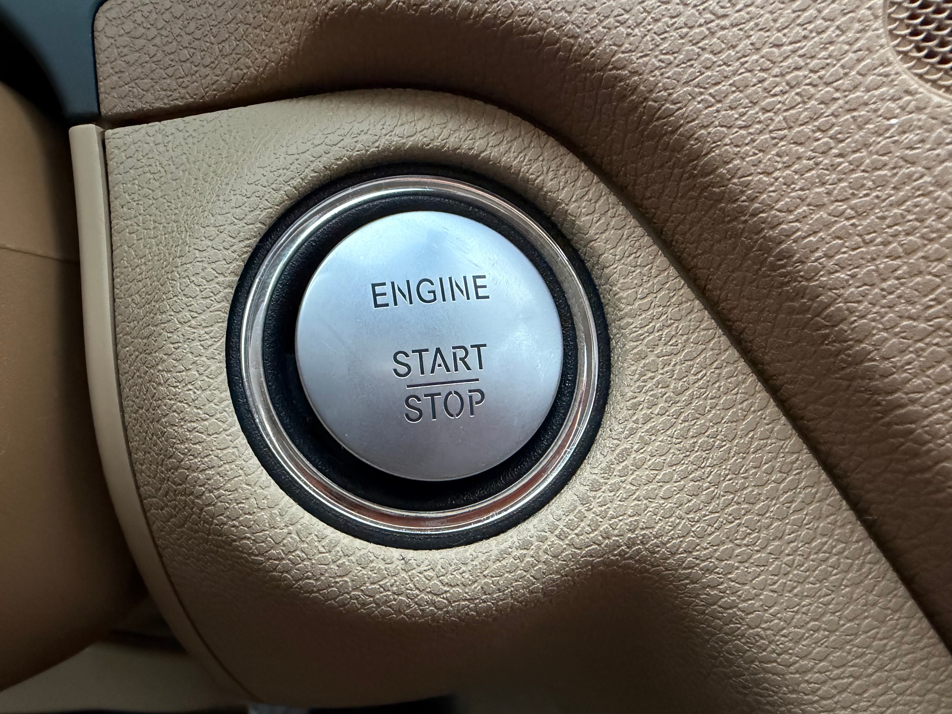 MERCEDES-BENZ C 350 Elégance 4Matic 7G-Tronic-image-11