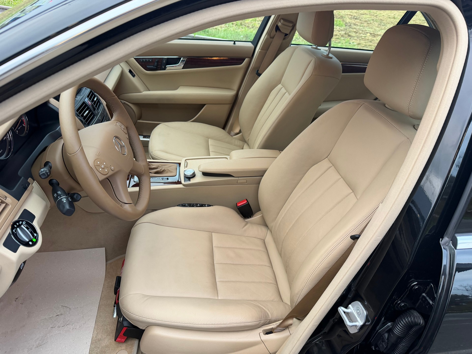 MERCEDES-BENZ C 350 Elégance 4Matic 7G-Tronic-image-13