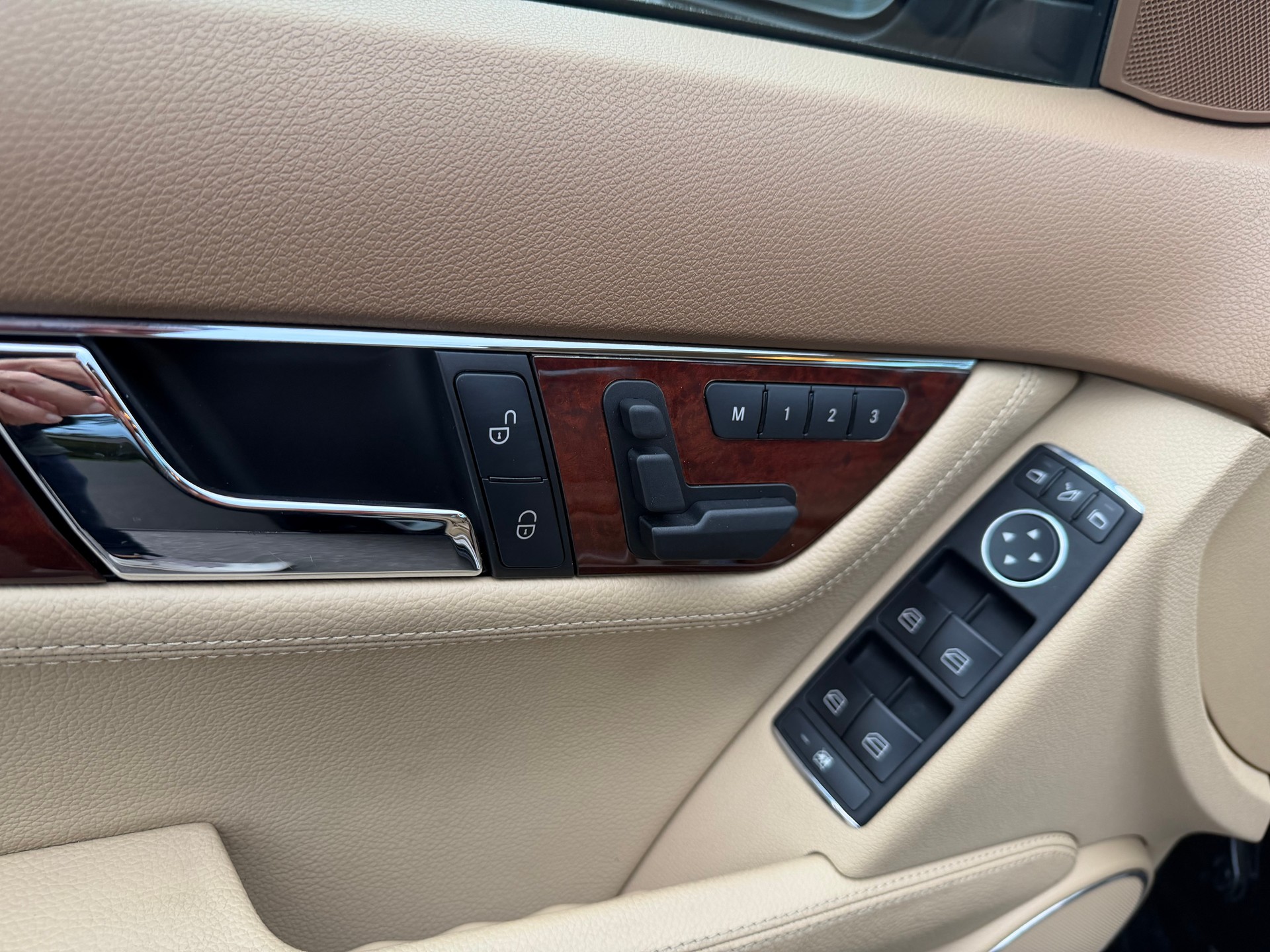 MERCEDES-BENZ C 350 Elégance 4Matic 7G-Tronic-image-6