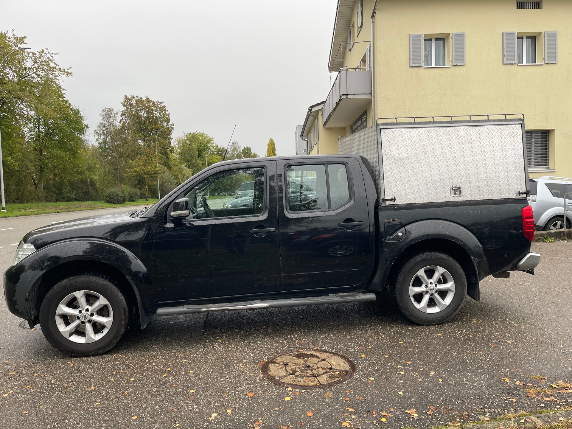 NISSAN Navara Double Cab Platinum EVO 2.5 dCi 4WD-image-1