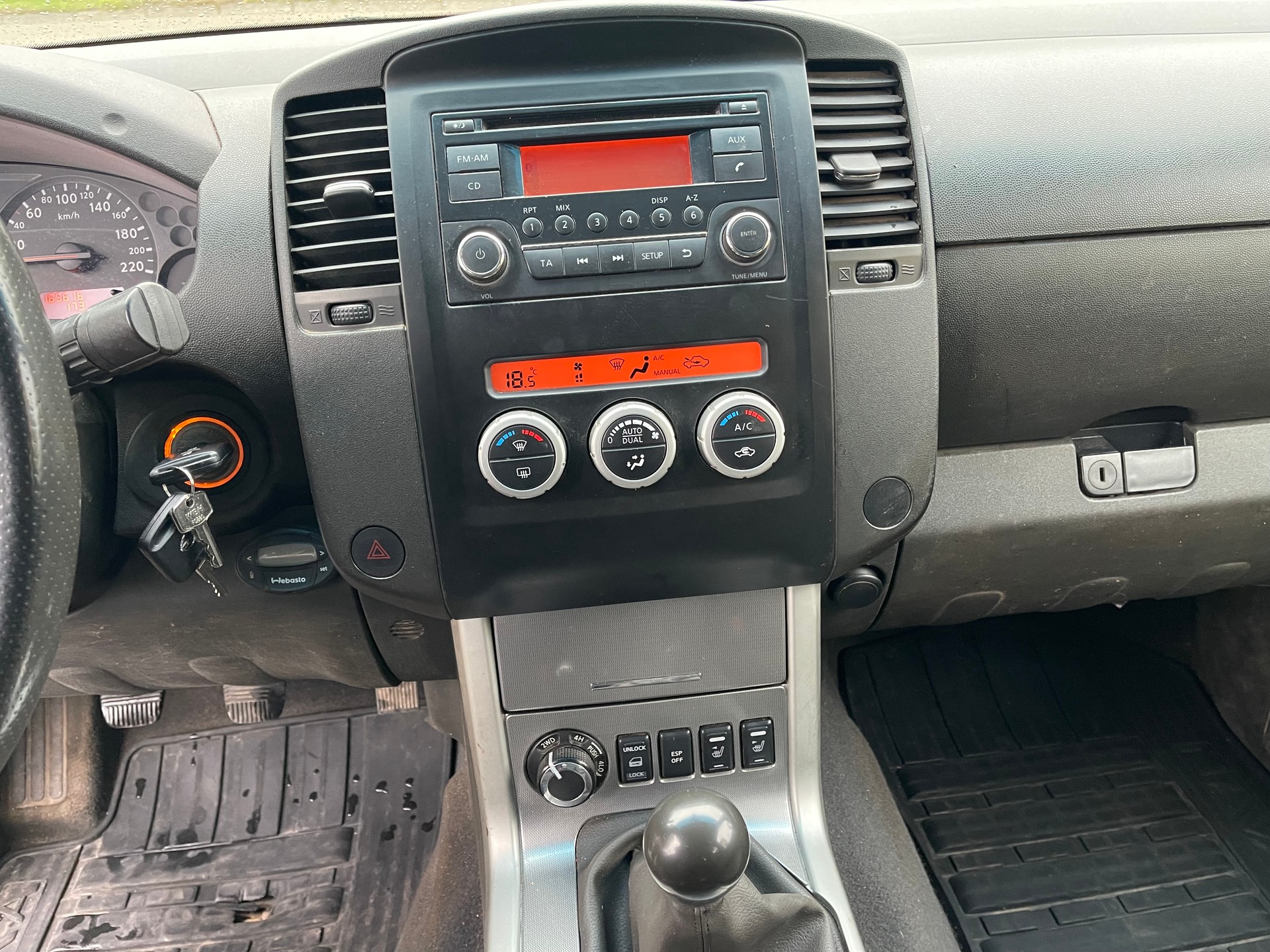 NISSAN Navara Double Cab Platinum EVO 2.5 dCi 4WD-image-9