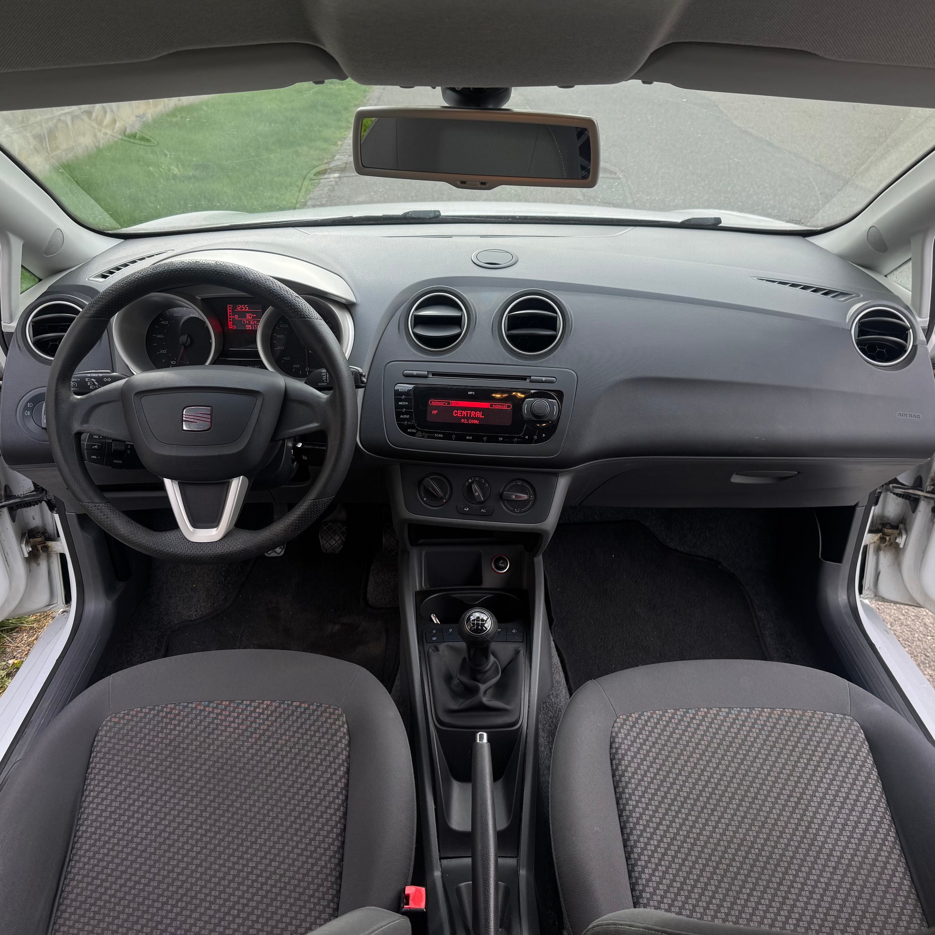 SEAT Ibiza 1.4 Reference-image-6