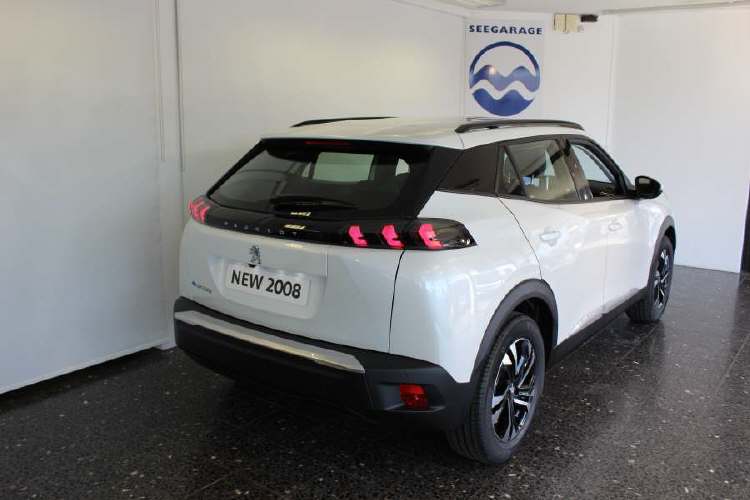 PEUGEOT 2008 e-Allure-image-8