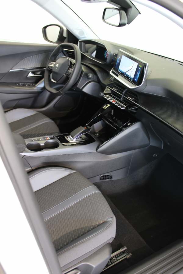 PEUGEOT 2008 e-Allure-image-3