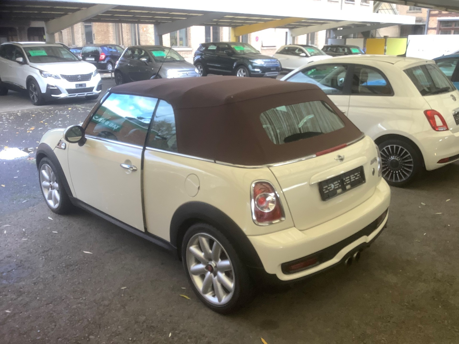 MINI Cooper S Cabriolet-image-1