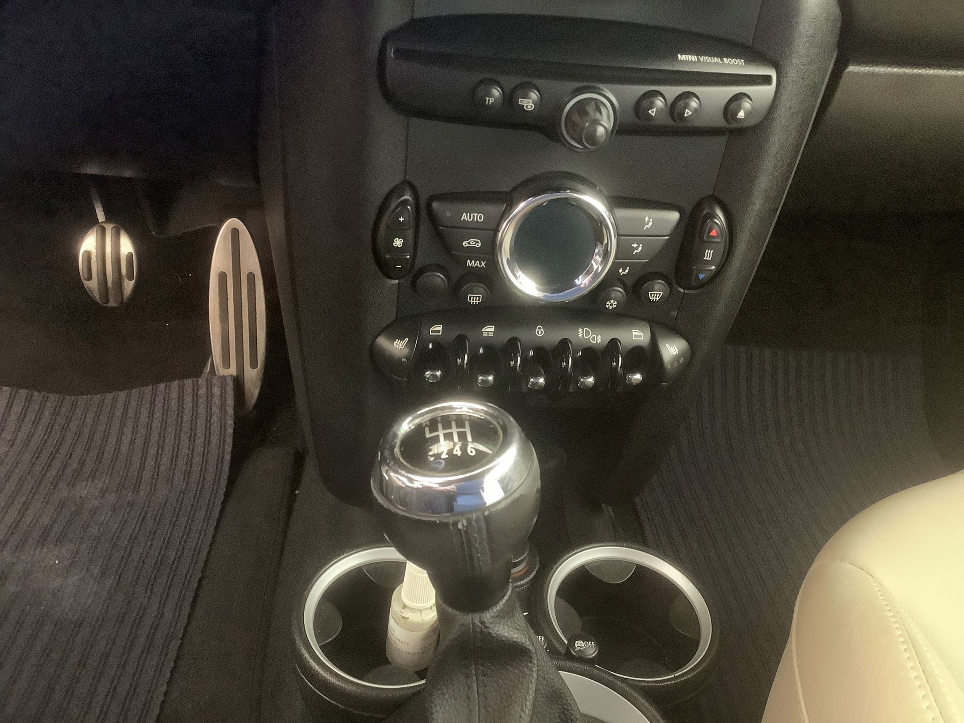 MINI Cooper S Cabriolet-image-10