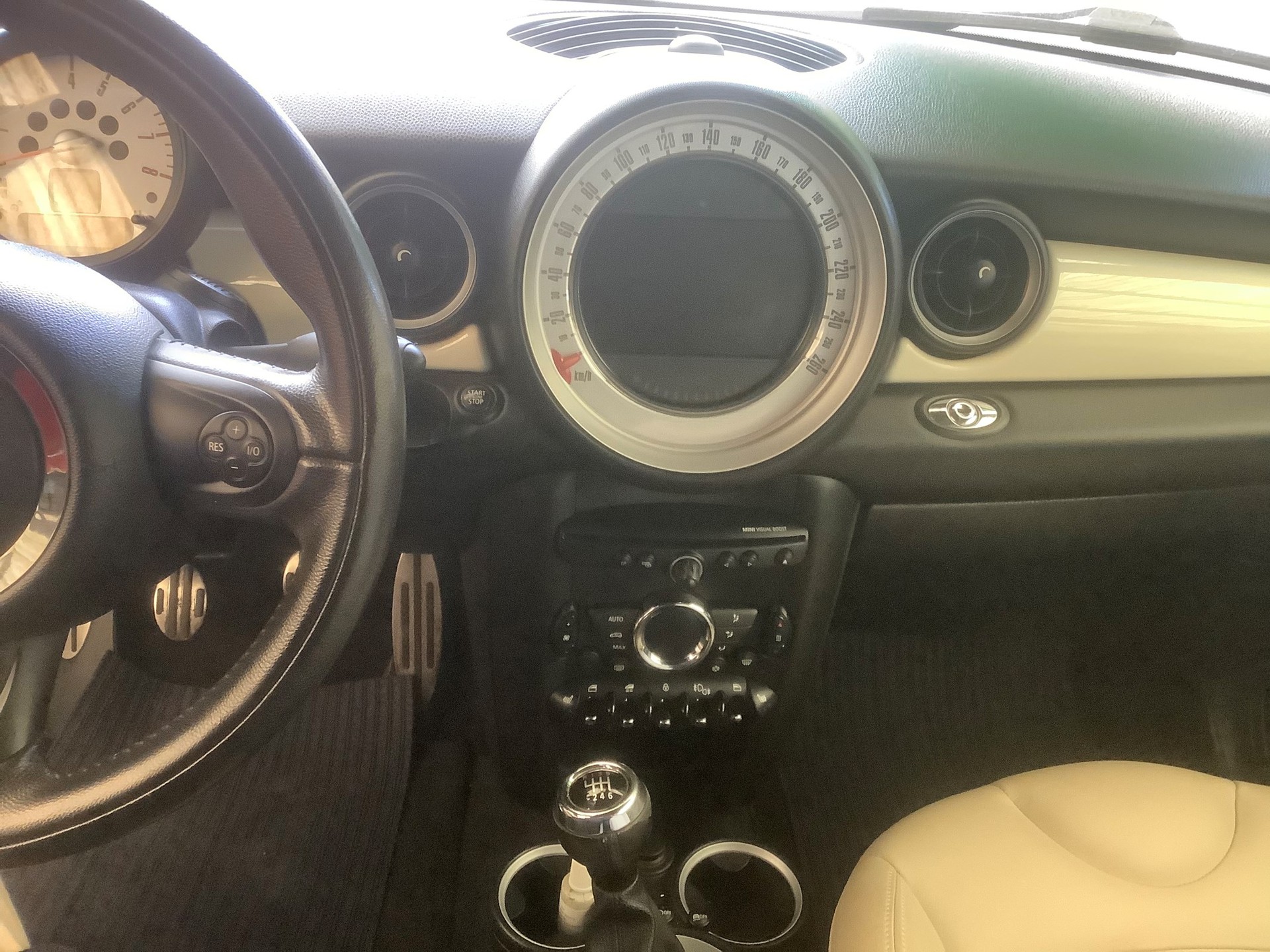 MINI Cooper S Cabriolet-image-9