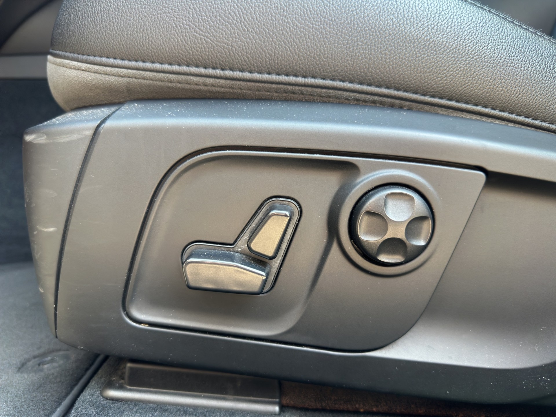 MASERATI Levante S 3.0 V6 Automatica / CH-Auslieferung-image-18