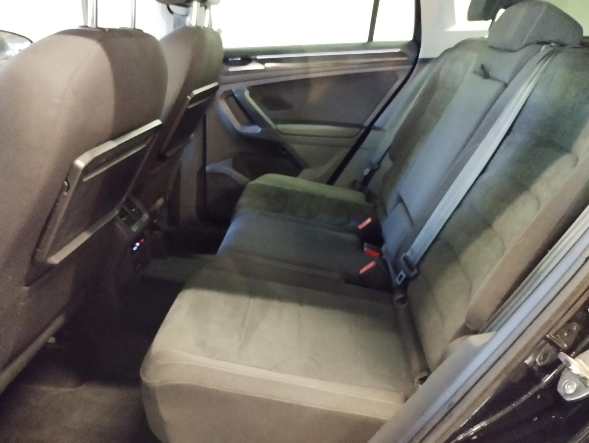 VW Tiguan 2.0TSI Highline 4Motion DSG-image-8
