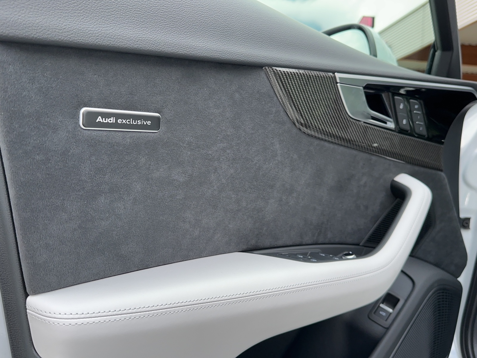 AUDI RS4 Avant quattro tiptronic-image-7
