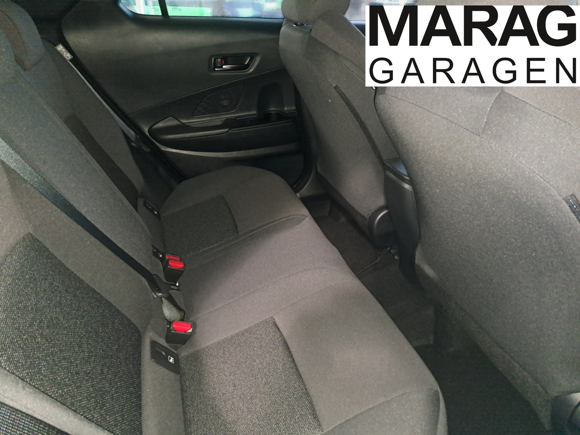 TOYOTA C-HR 1.8 HSD CVT Comfort-image-4