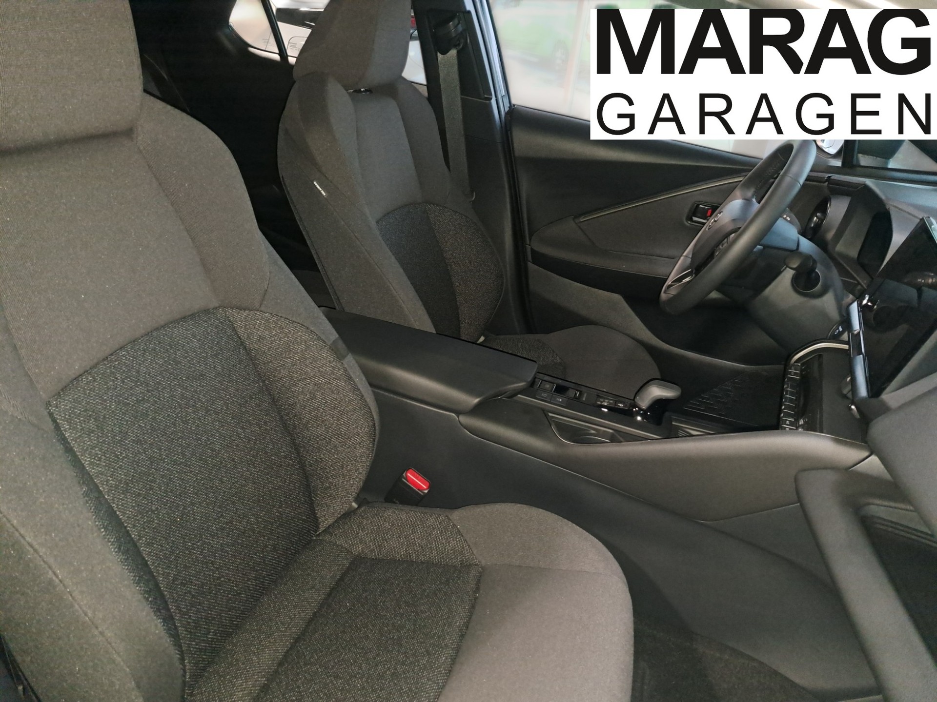 TOYOTA C-HR 1.8 HSD CVT Comfort-image-3