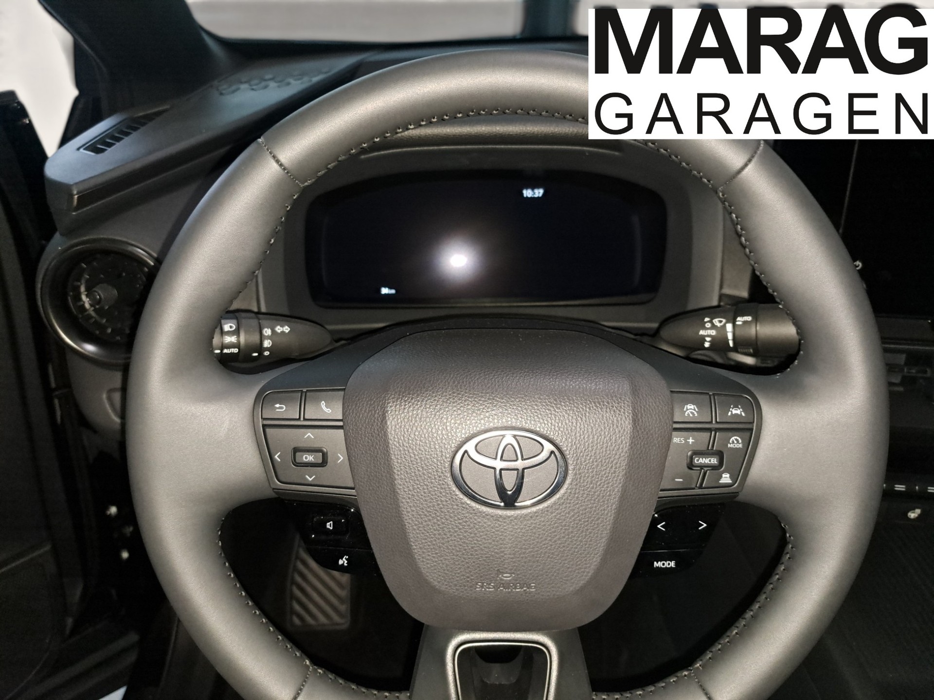 TOYOTA C-HR 1.8 HSD CVT Comfort-image-10