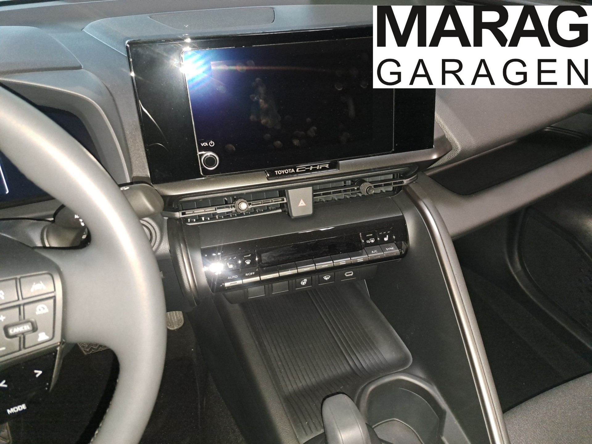 TOYOTA C-HR 1.8 HSD CVT Comfort-image-11