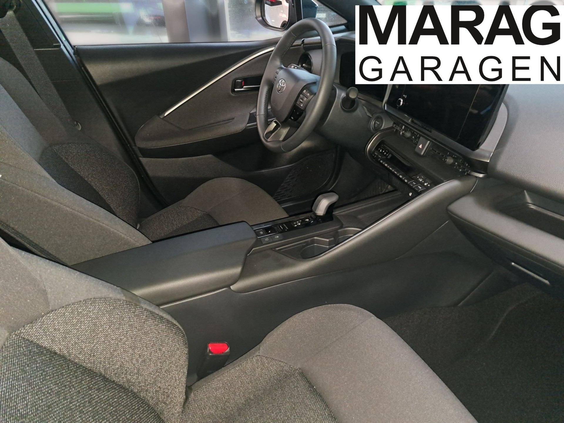 TOYOTA C-HR 1.8 HSD CVT Comfort-image-2
