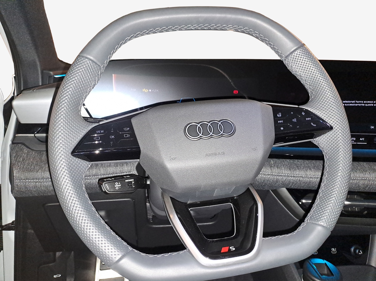 AUDI Q6 e-tron quattro-image-9
