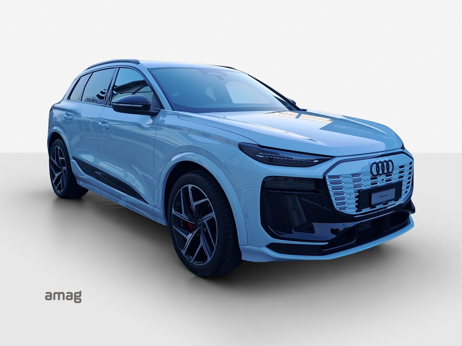 AUDI Q6 e-tron quattro-image-5
