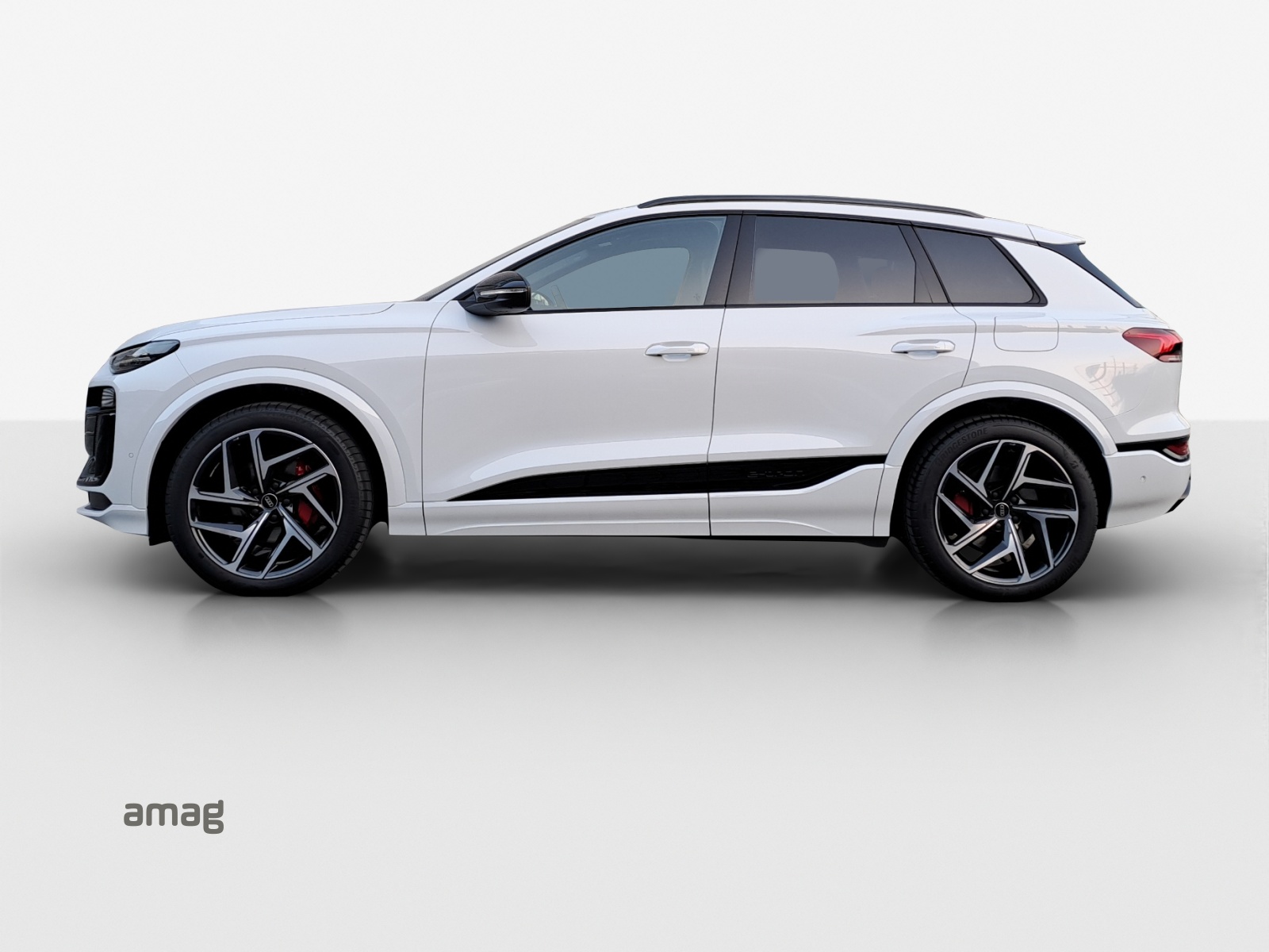 AUDI Q6 e-tron quattro-image-1