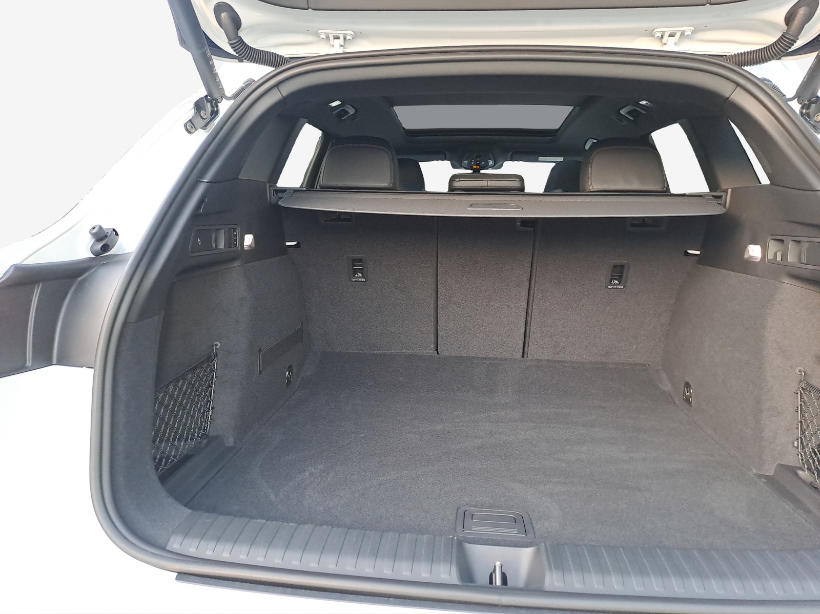 AUDI Q6 e-tron quattro-image-12