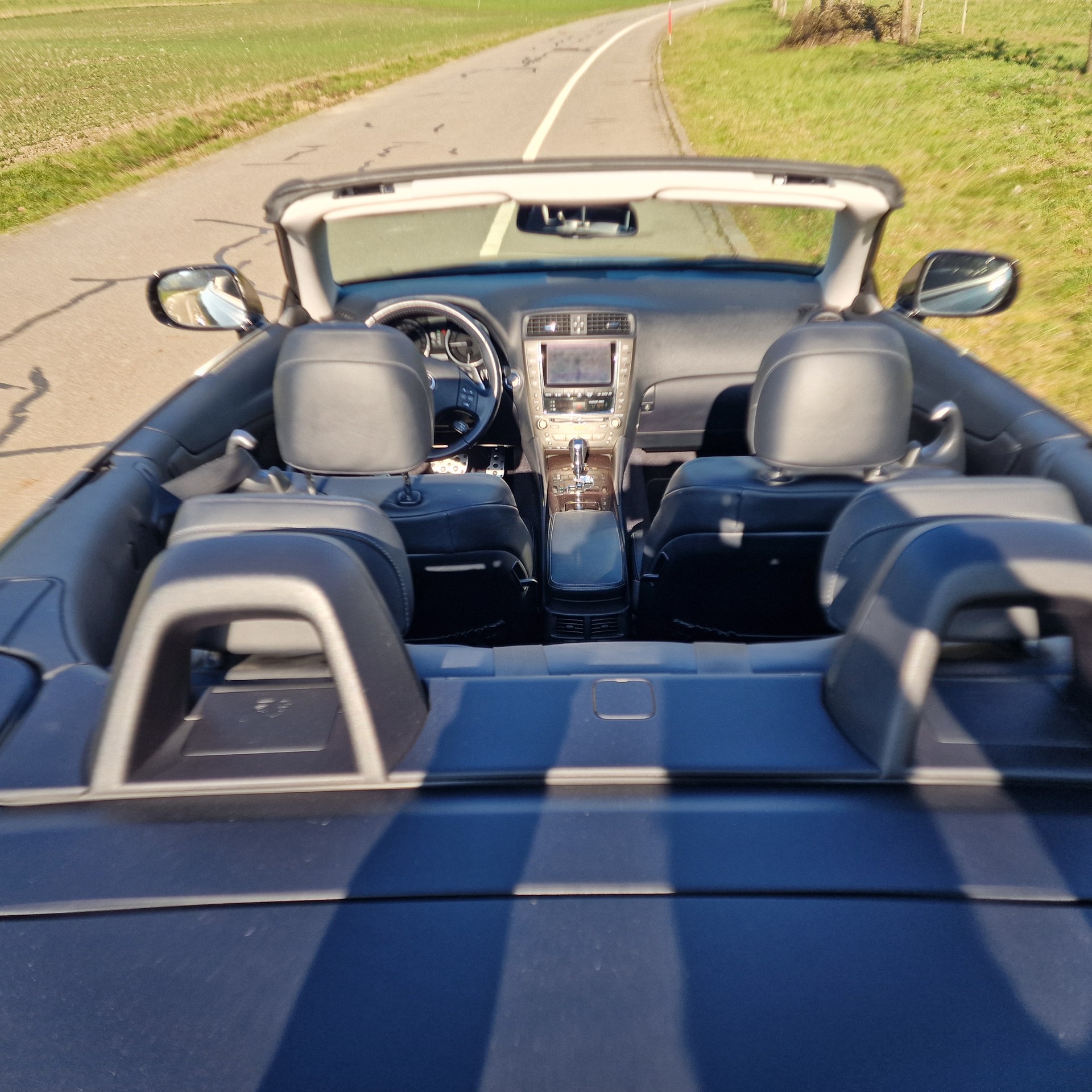 LEXUS IS250C-image-2