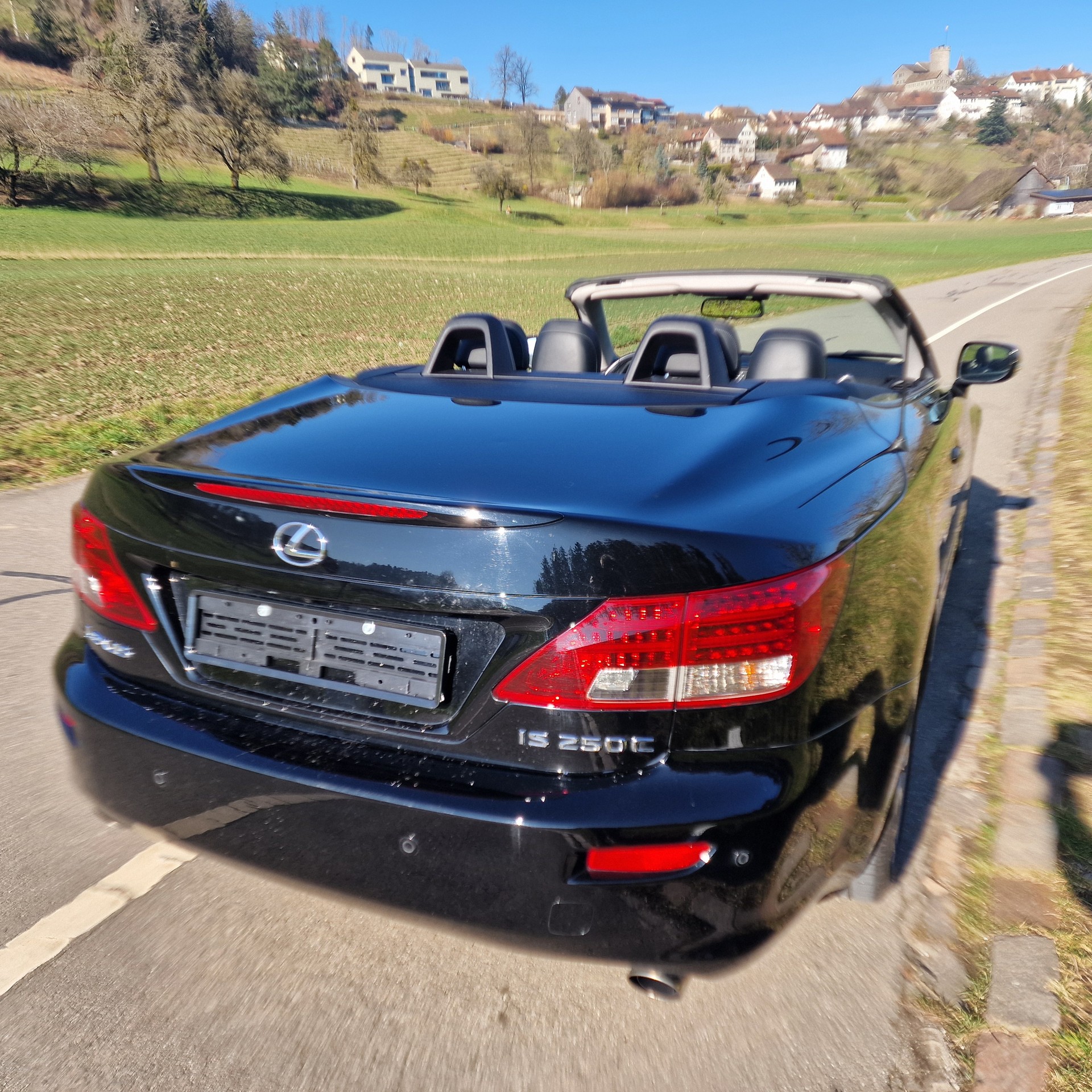 LEXUS IS250C-image-1