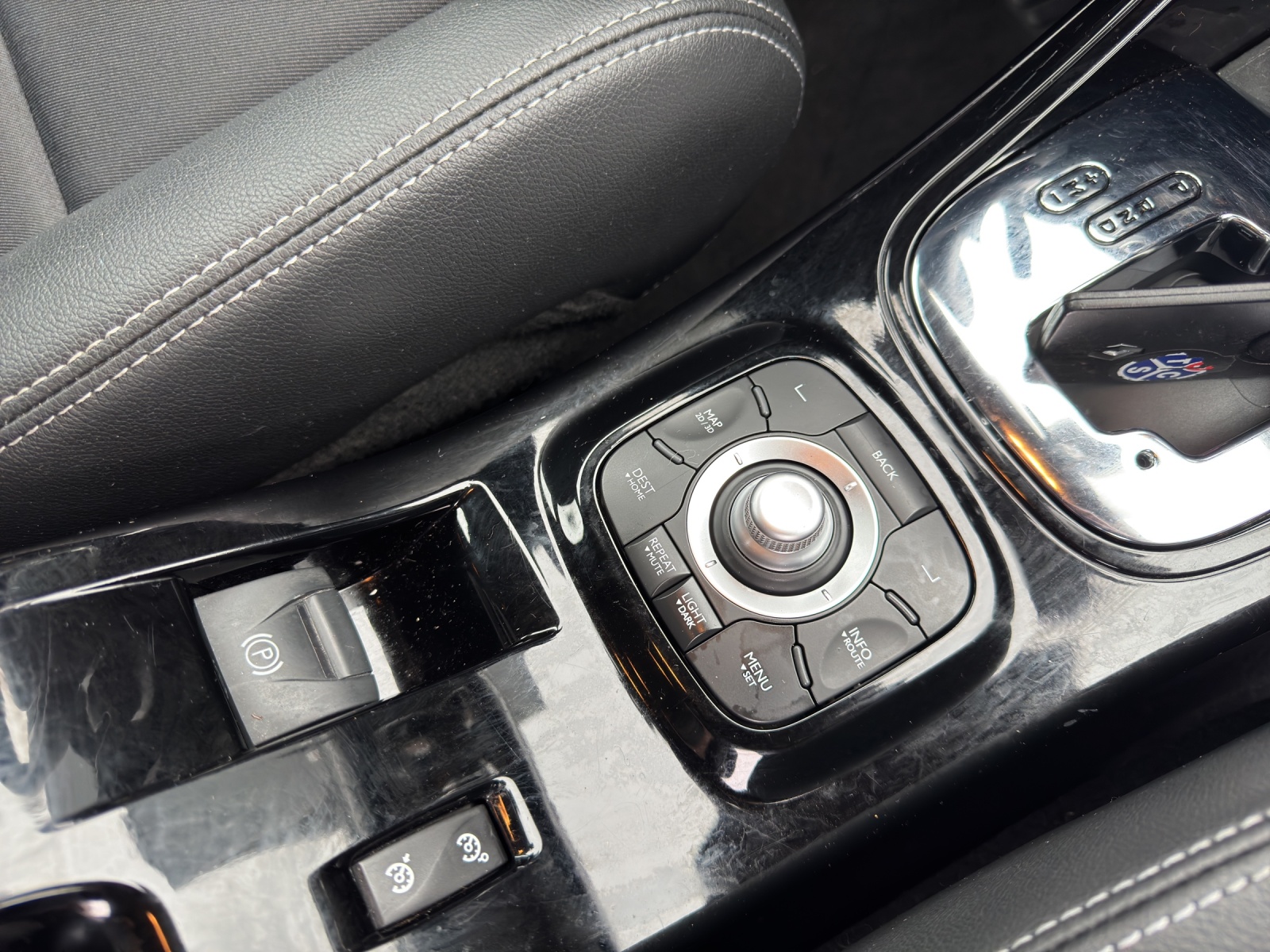 RENAULT Mégane 2.0 16V Bose CVT-image-22