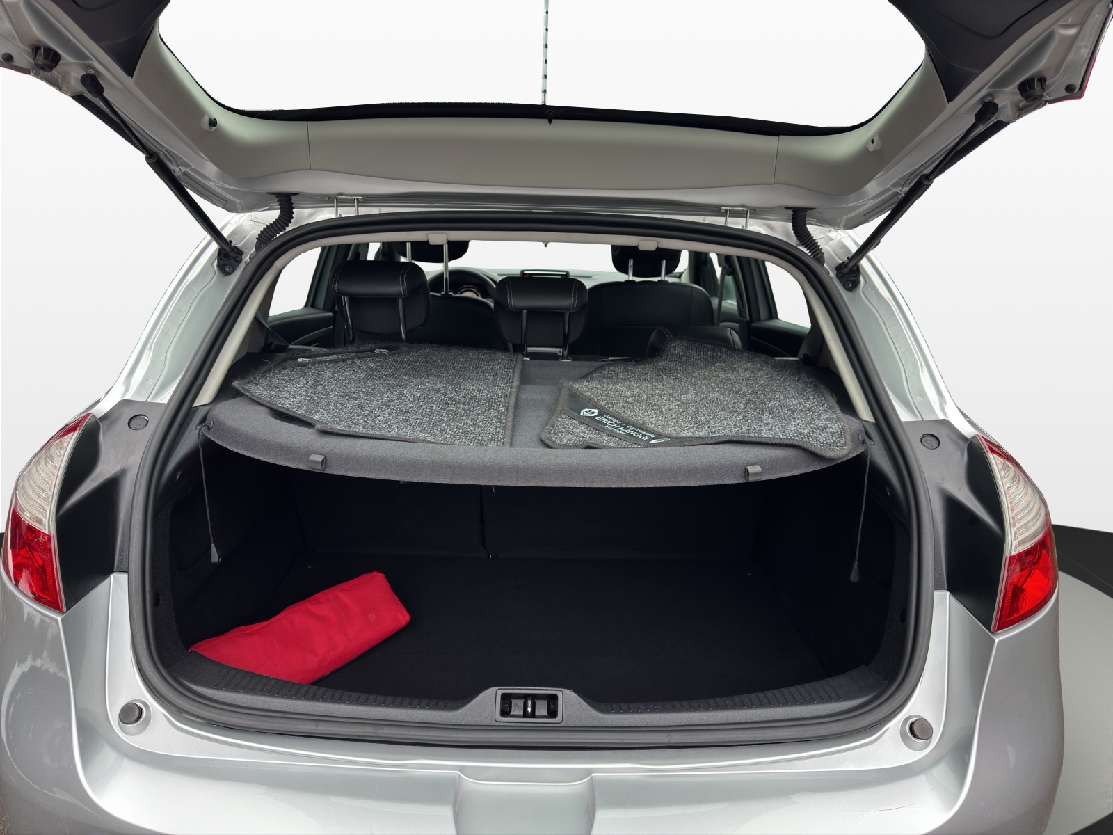 RENAULT Mégane 2.0 16V Bose CVT-image-17