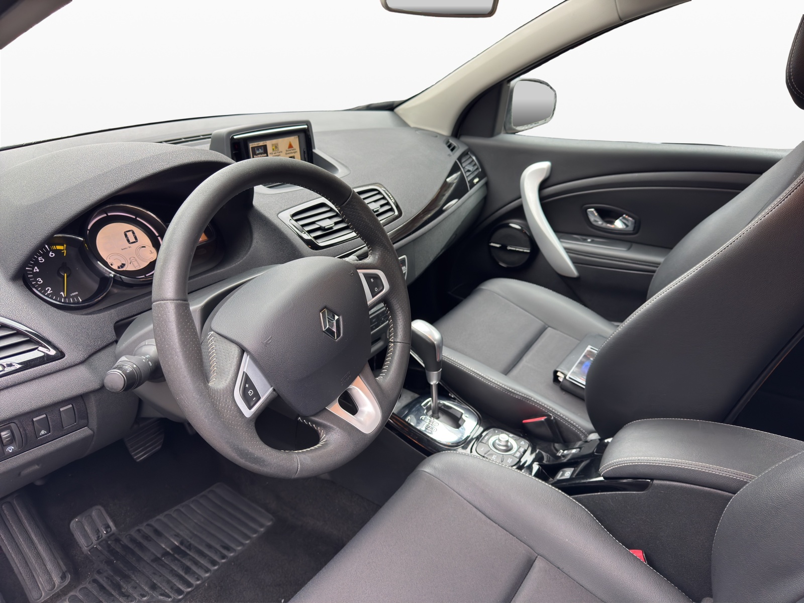 RENAULT Mégane 2.0 16V Bose CVT-image-8