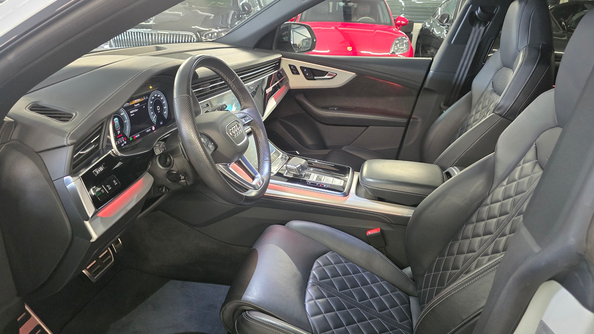 AUDI Q8 60 S Line TFSI e quattro PHEV tiptronic-image-13