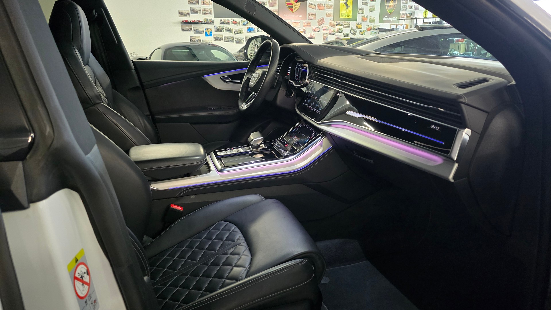 AUDI Q8 60 S Line TFSI e quattro PHEV tiptronic-image-18