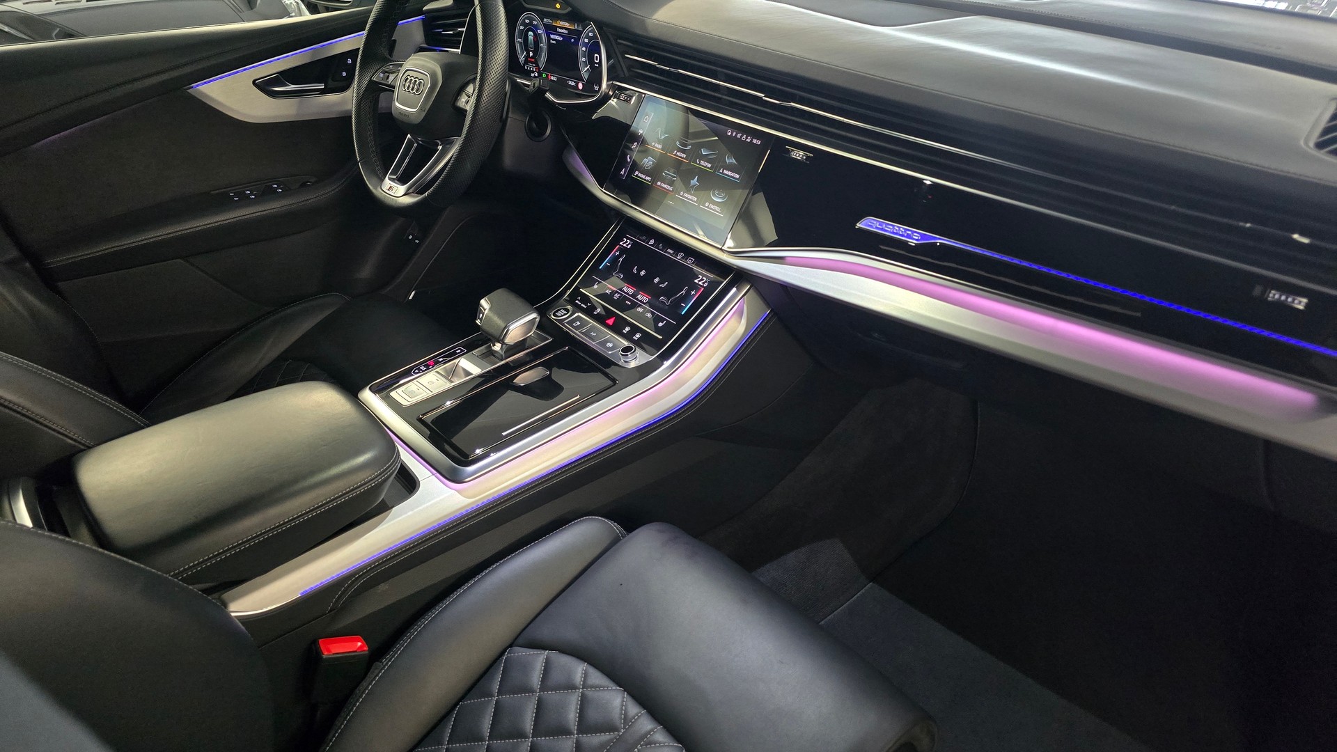AUDI Q8 60 S Line TFSI e quattro PHEV tiptronic-image-16