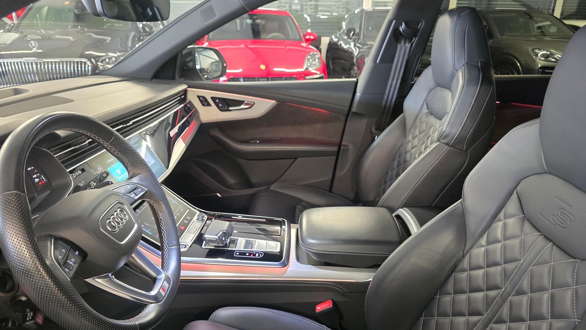 AUDI Q8 60 S Line TFSI e quattro PHEV tiptronic-image-14