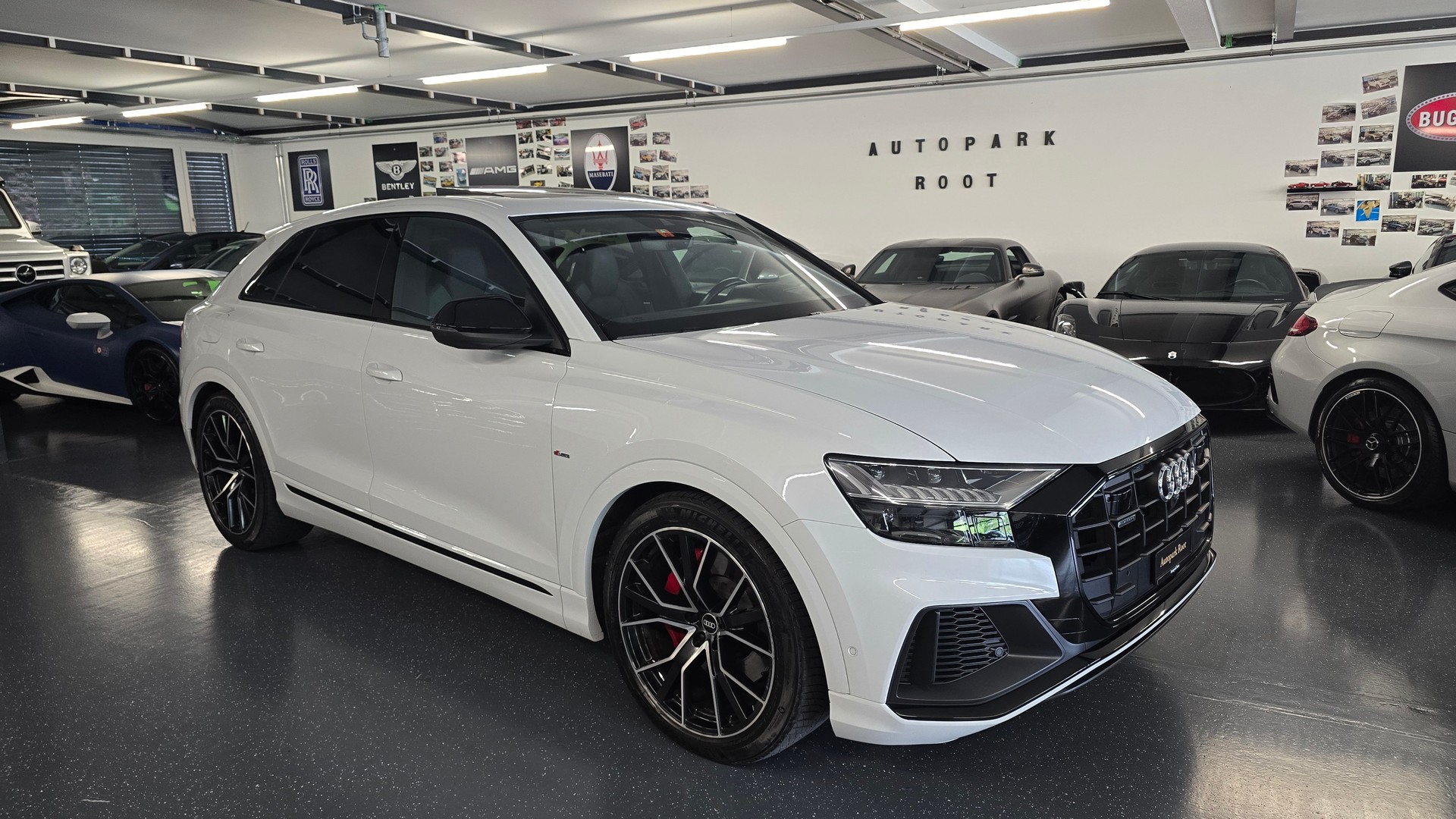 AUDI Q8 60 S Line TFSI e quattro PHEV tiptronic-image-1