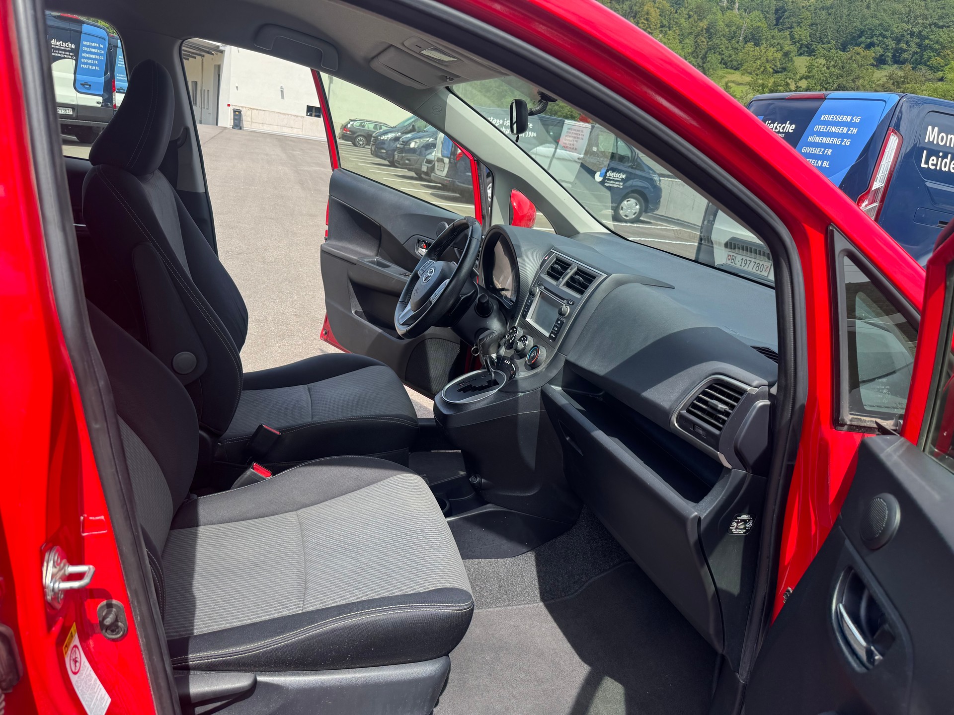 TOYOTA Verso-S 1.33 Linea Sol Multidrive S-image-8