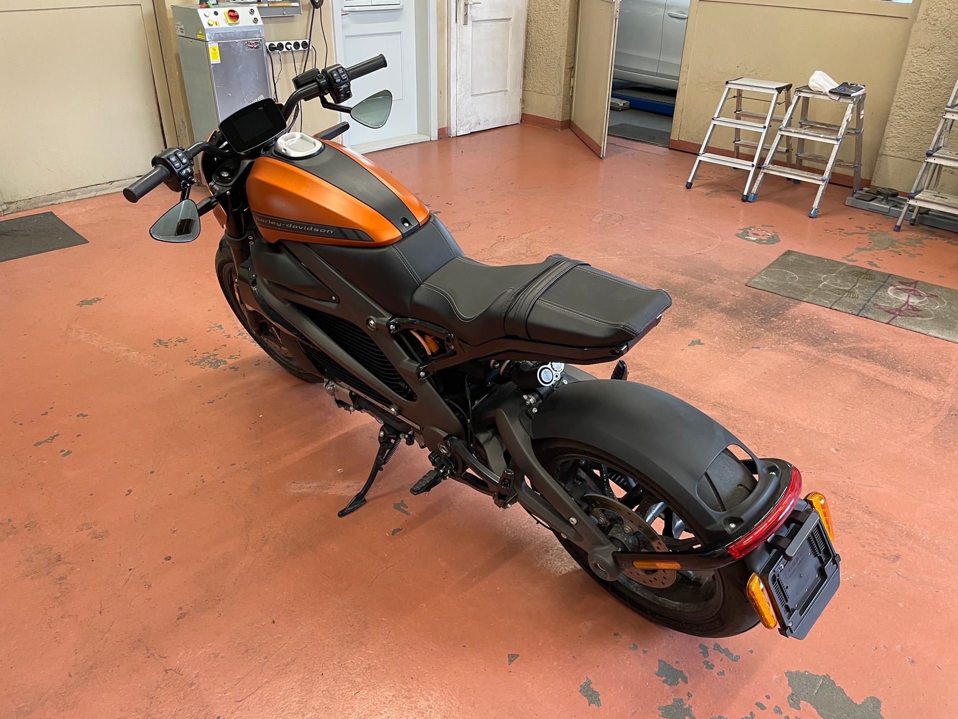 HARLEY-DAVIDSON Live Wire-image-5